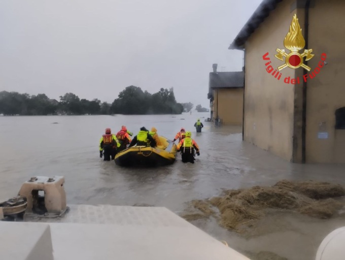 Alluvione a Forlì: in campo anche gli uomini del comando dei Vigili del Fuoco di Brescia