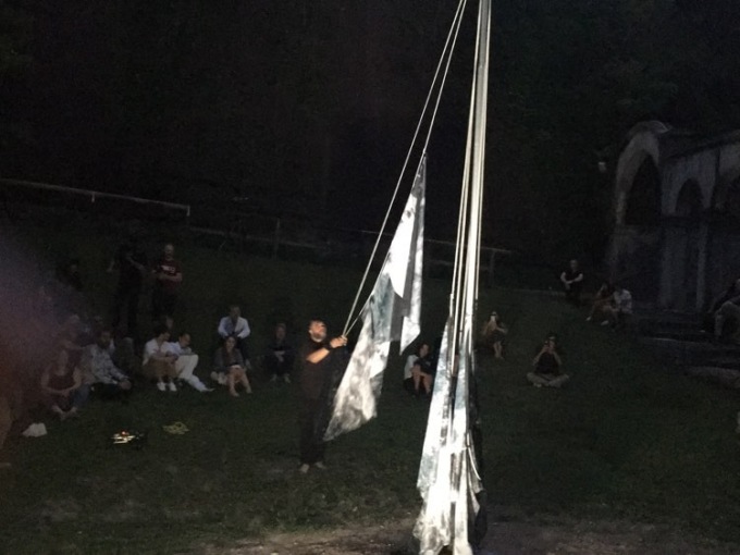 “Serenata agitata”, taglio del nastro per l’installazione di Jacopo Benassi