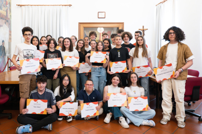 Chiari premia le sue eccellenze scolastiche: «Siate cittadini “in progress”»