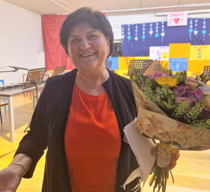 Una festa a sorpresa per salutare la prof. Bocchi