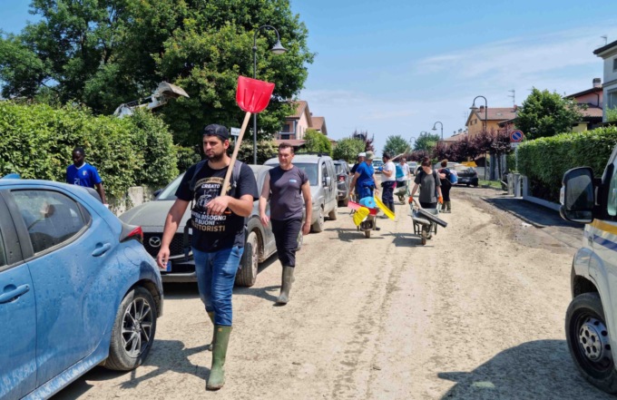 Giovani agricoltori bresciani in aiuto alle popolazioni alluvionate dell’ Emilia Romagna