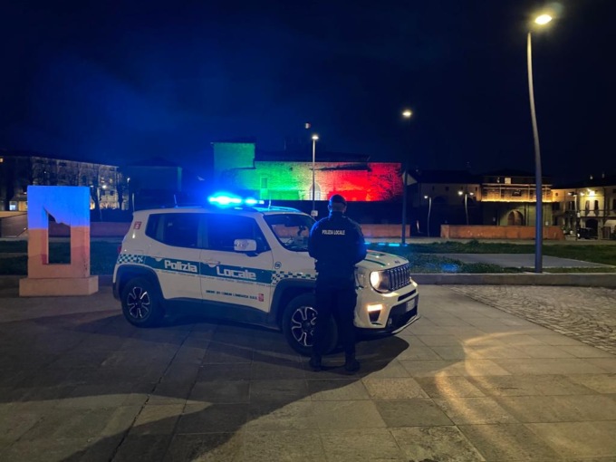 Stalkera la ex moglie dal parchetto sotto casa, arrestato un 40enne