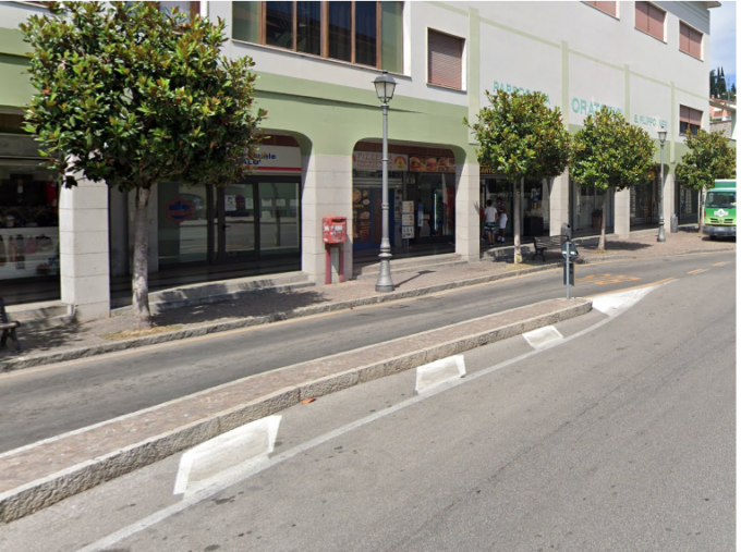 Salò: 21enne aggredisce due agenti della Polizia Locale