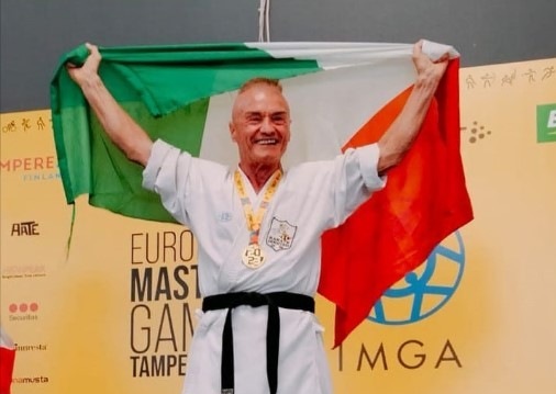 Campione europeo di karate a 75 anni, ma resta umile: “Una passeggiata, l’ho asfaltato…”
