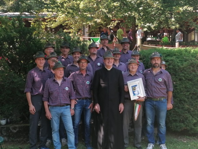 Chiesetta degli Alpini di Villa di Salò, in festa per il 37esimo anniversario