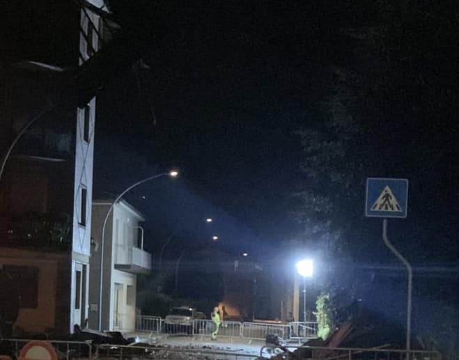 Maltempo: la gioia della prima messa dopo la tempesta e lo sdegno per il furto alla Protezione Civile