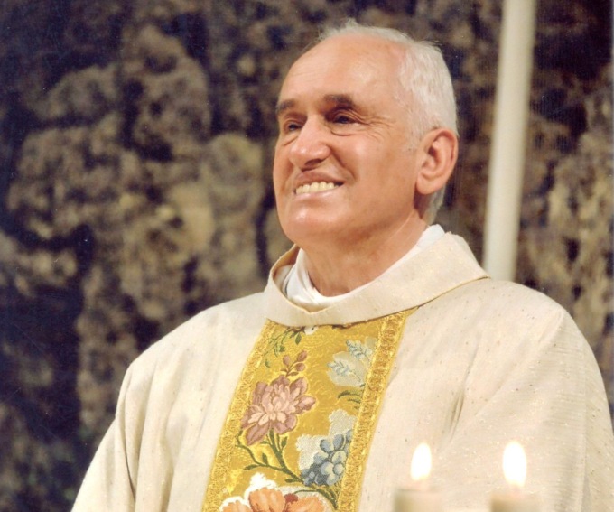 La Bassa piange don Fausto Botticini