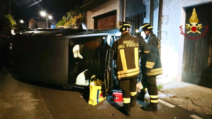 Auto si ribalta, 40enne ricoverato agli Spedali Civili di Brescia
