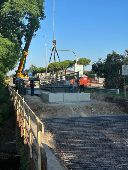 Varato il ponte provvisorio lungo la SPBS235 Orceana