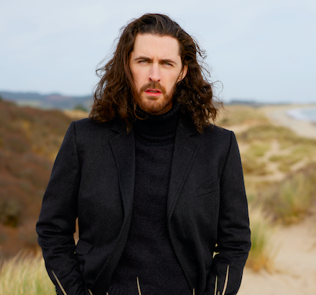 Hozier arriva a Gardone Riviera protagonista di Tener-a-mente Festival