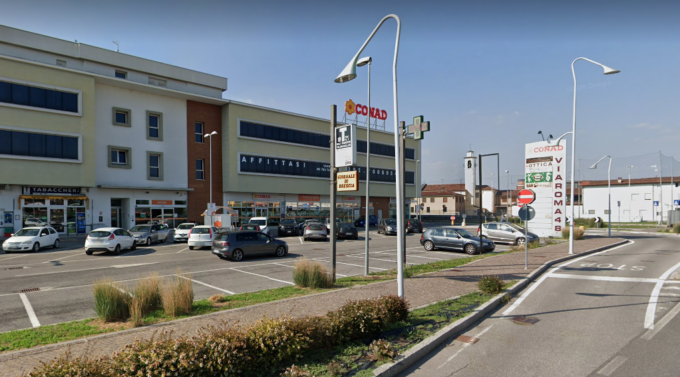 Ruba al supermercato e fugge con lo zaino pieno