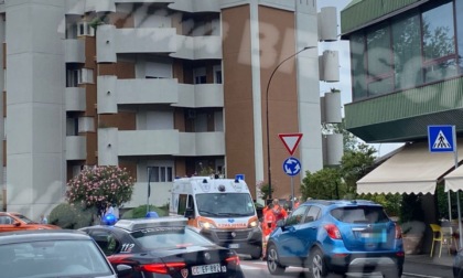 Si barrica in casa e minaccia di farsi esplodere, paura a Chiari