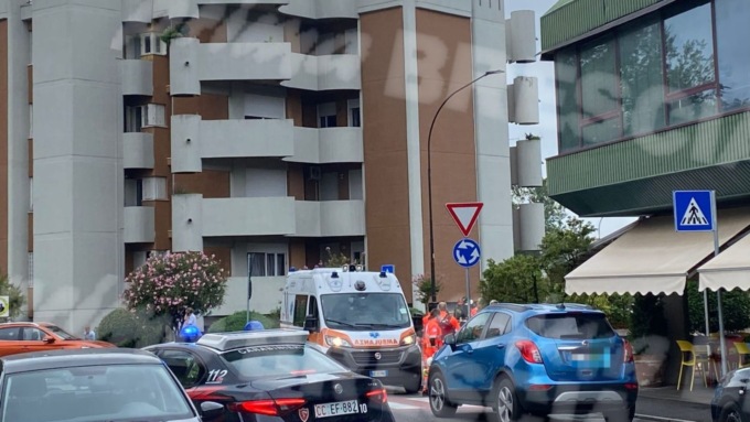 Si barrica in casa e minaccia di farsi esplodere, paura a Chiari