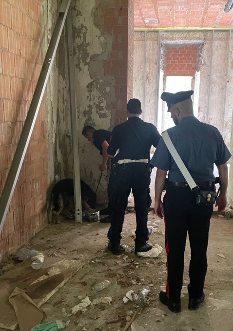 Sostanze stupefacenti e immigrazione clandestina nell’ex Grand Hotel