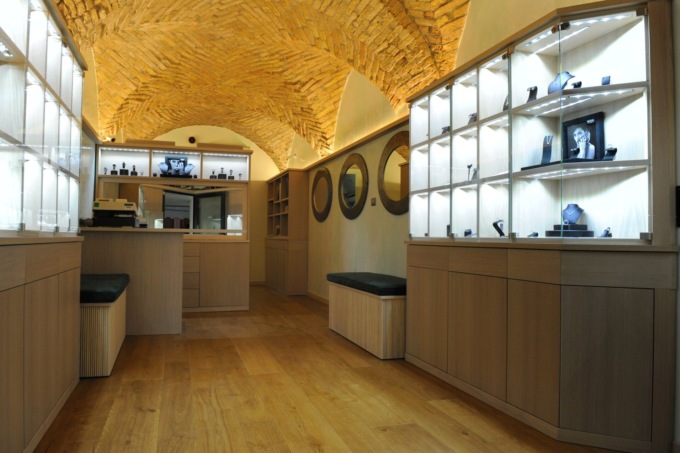 Furto da 100mila euro in gioielleria