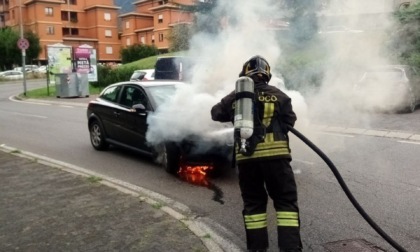 Auto a fuoco a Darfo Boario Terme