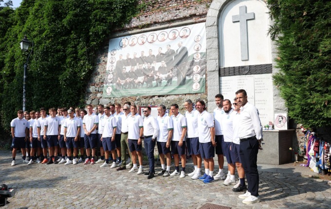 Feralpisalò: i Leoni del Garda rendono omaggio al Grande Torino a Superga