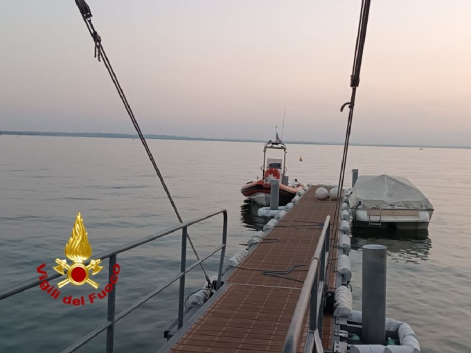 Sversamento di carburante nel Garda: scatta il divieto di balneazione