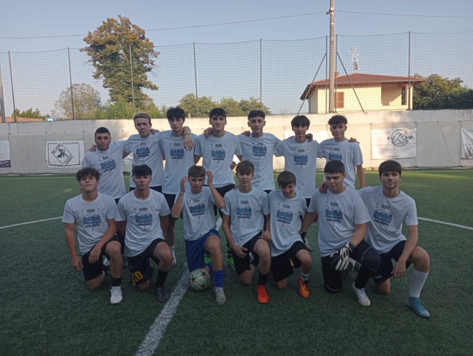 Morì a 14 anni dopo un malore: gli amici in campo per ricordare “Baba”