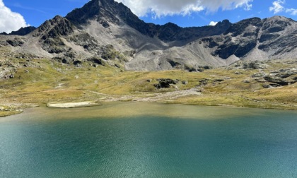 Passo Gavia: quasi trecento persone in protesta contro il progetto di prelievo di acqua dal Lago Bianco