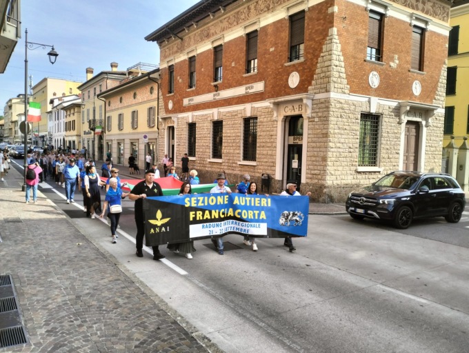 La sezione Autieri di Franciacorta festeggia i 40 anni