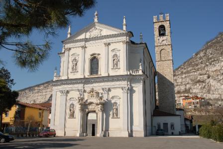 Rezzato: un tripudio di fiori per celebrare le feste quinquennali