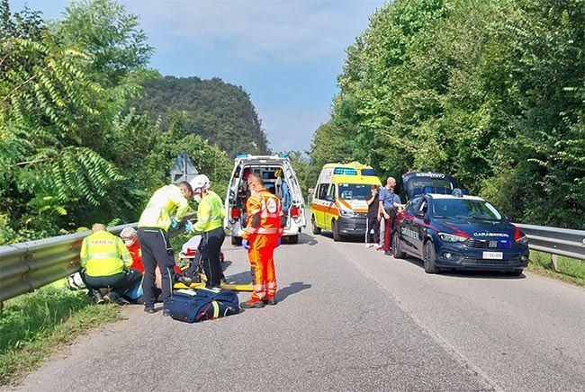 Ciclista investito a Vobarno, paura per un anziano