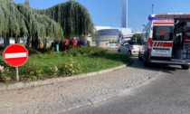 Anziana finisce fuori strada, paura a Brescia