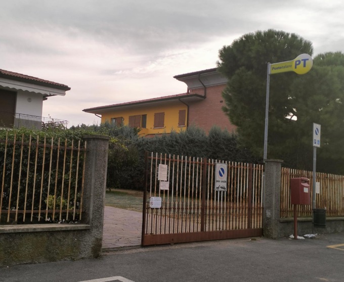Incendio alle Poste di Adro: l’ufficio resta chiuso