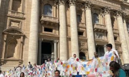 Manerbio: Papa Francesco ha benedetto il manto della Madonna che andrà in processione per la «Seconda di Ottobre»