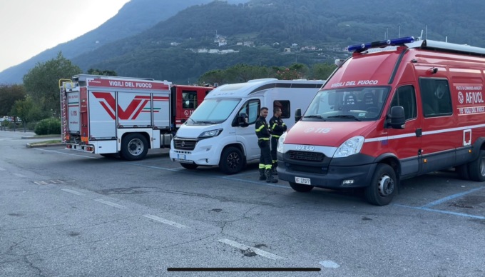 Cade in acqua e non riemerge: ricerche in corso per una 20enne tedesca