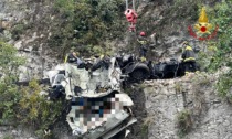 Camion precipitato e conducente morto a Marone: l'intervento dei Vigili del Fuoco