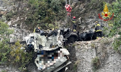 Camion precipitato e conducente morto a Marone: l'intervento dei Vigili del Fuoco