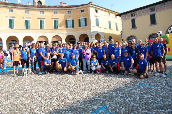 Percorrendo Rovato, in 700 in cammino per la solidarietà