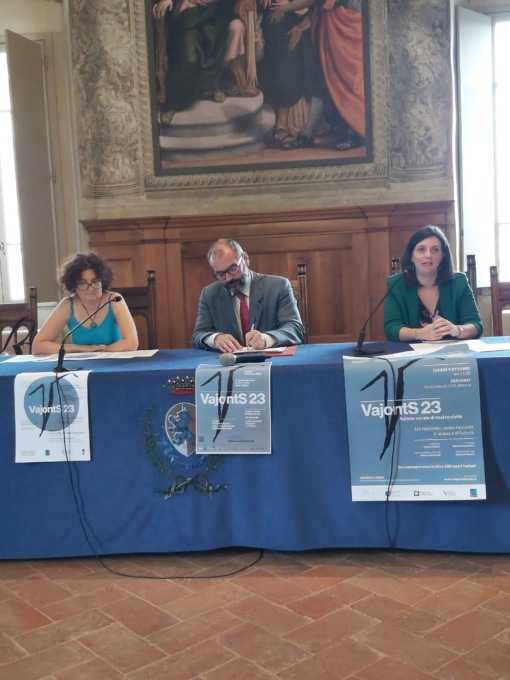 “VajontS 23: azione corale di teatro civile”, in scena a Brescia lo spettacolo di Marco Paolini