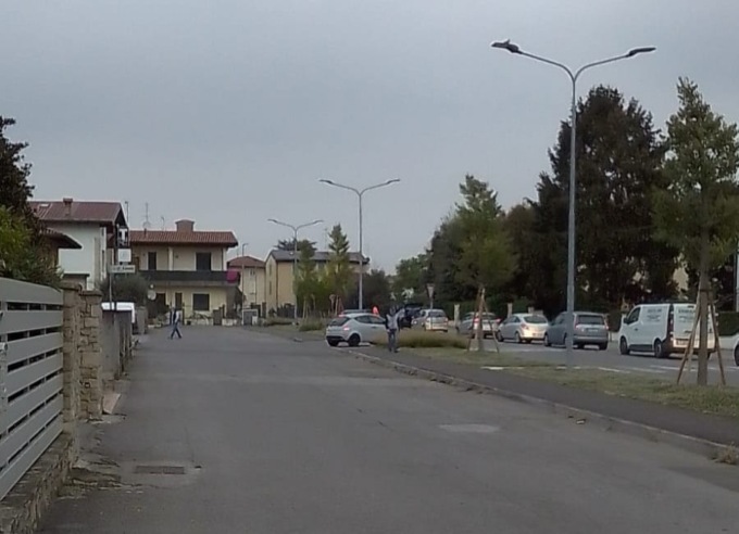 Investito mentre raggiunge il bus per andare a scuola, 15enne ricoverato agli Spedali Civili