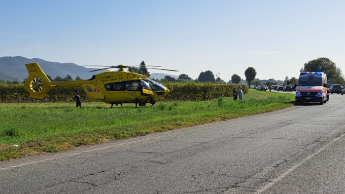 Ciclista investito da una moto: 73enne trasportato dall’elisoccorso