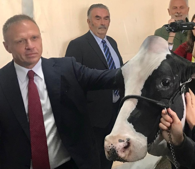 Il Ministro dell’Agricoltura e Sovranità Alimentare Francesco Lollobrigida alla Fazi a Montichiari