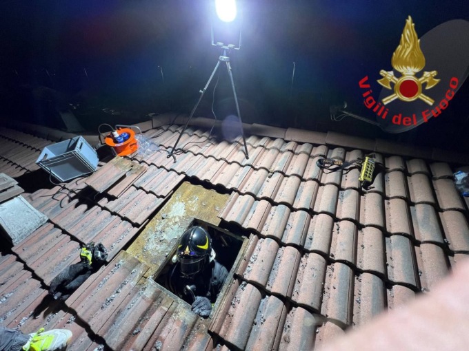 Castel Mella: a fuoco il sottotetto di una palazzina