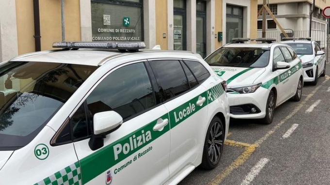 Rubano al negozio di alimentari: nei guai otto minori