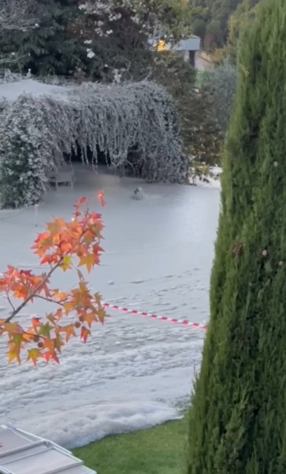 Terreni e vigneto inondati dalla schiuma: è colpa della Tav