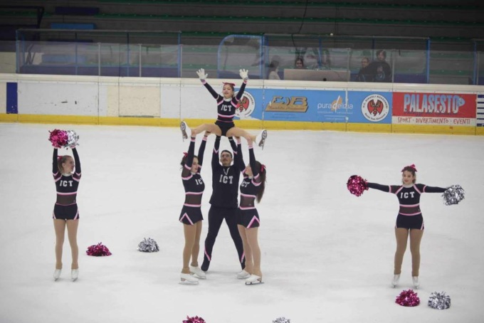 Ice cheerleader team: il sogno che diventa realtà