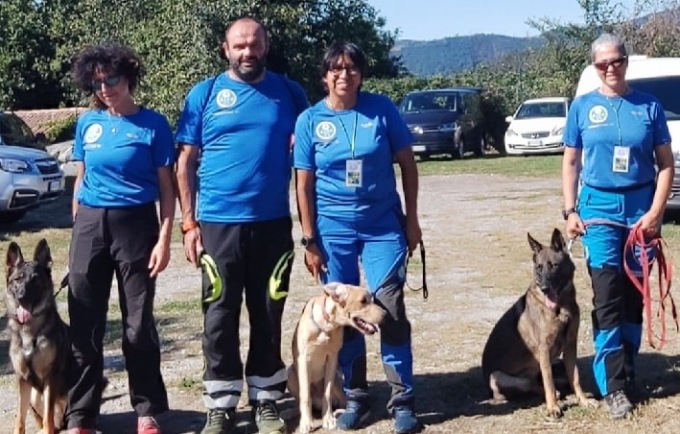 Trecento unità cinofile sul Sebino per cercare dispersi, ma è una maxi esercitazione