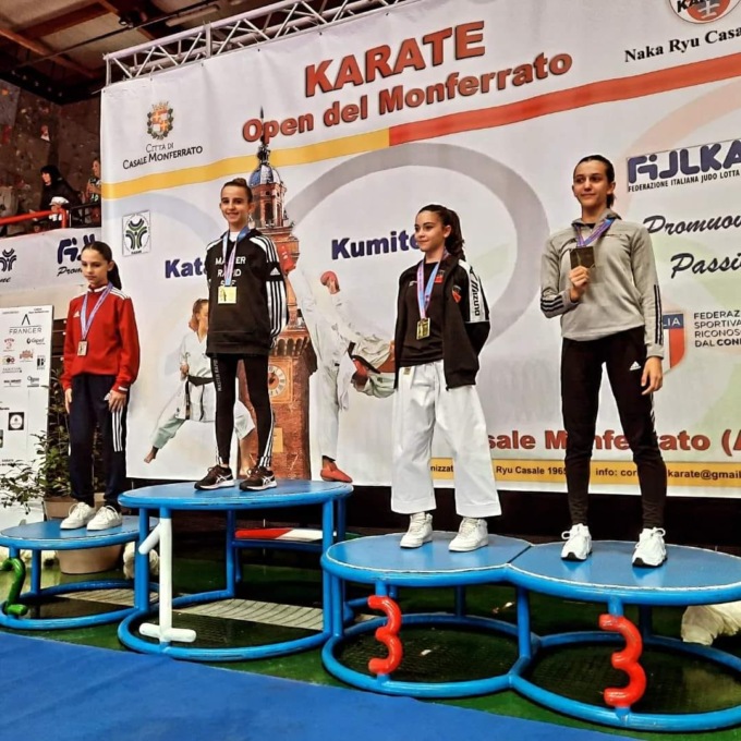 Karate Club Bresciano: 10 medaglie conquistate a Casale Moferrato