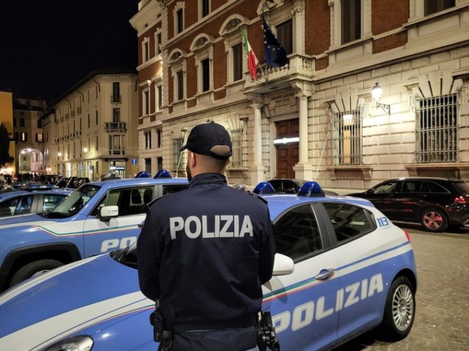 Halloween, controlli nel Bresciano: lavoro irregolare, alimenti scaduti e sette patenti ritirate