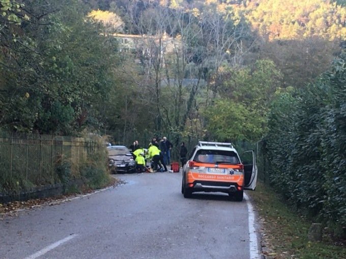 Salò: frontale auto moto, arriva l’elisoccorso per un 16enne