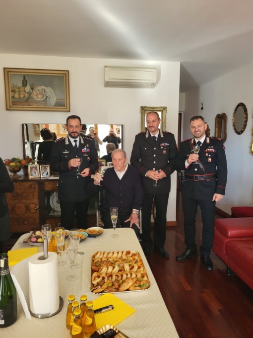 Oltre un secolo di fedeltà all’Arma: Giovanni Fiorini spegne 102 candeline