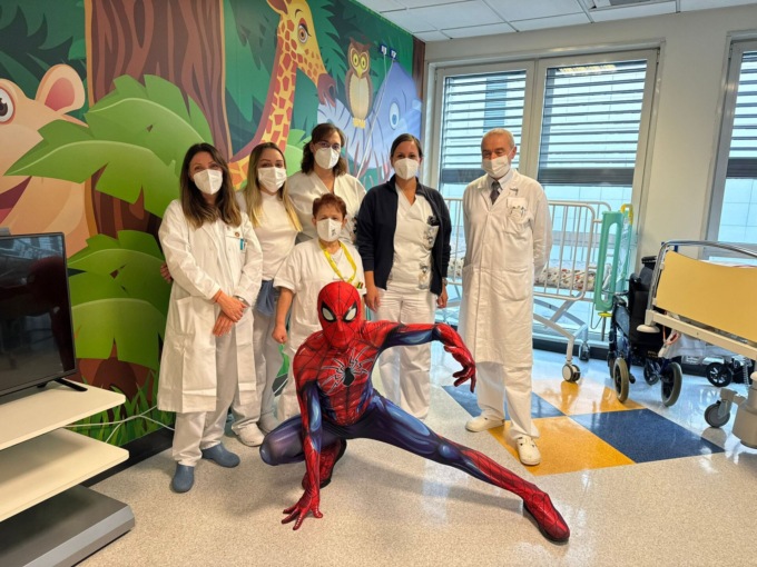 Un supereroe per amico: Spiderman ha fatto un salto in città