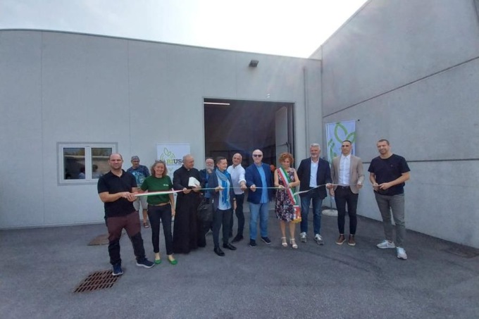Inaugurato il banco del riuso di Iseo