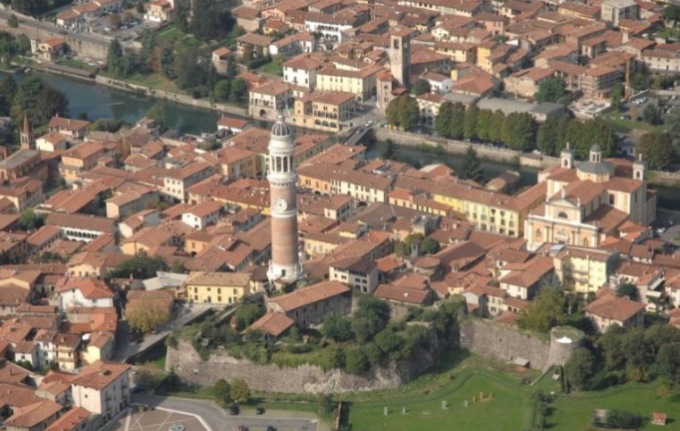 Rifiuti, il Tar accoglie il ricorso. E l’opposizione chiede la testa del vicesindaco